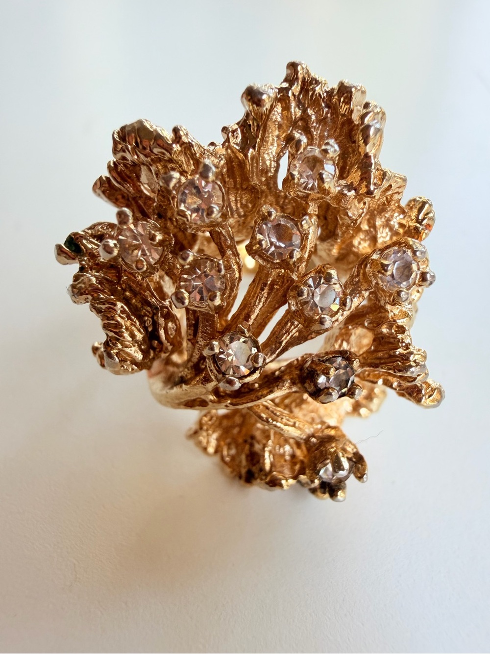 18KT HGE 1970s cluster vintage ring